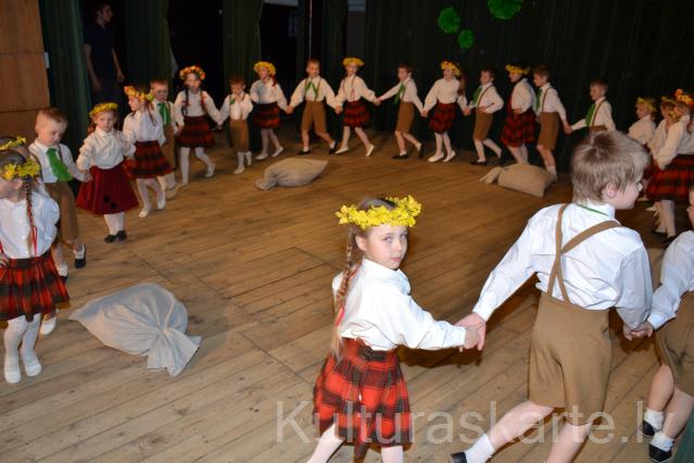 Pirmsskolas vecuma bērnu deju kolektīvs